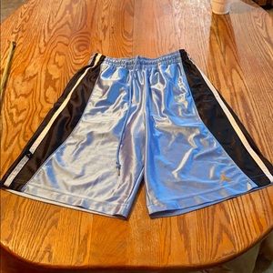 men’s Medium Jordan Dazzle Basketball Shorts